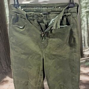 American Eagle Jeans 6 Curvy Super Hi Rise Camo Distressed Green Stretch‎ Denim
